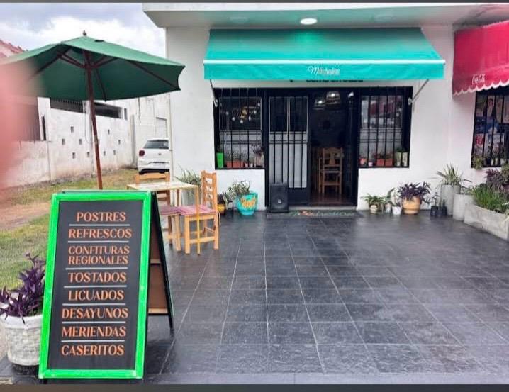 Macheline Cafe
